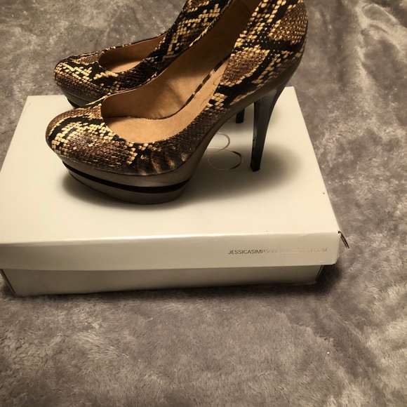 Jessica Simpson platforms - Picture 2 of 6